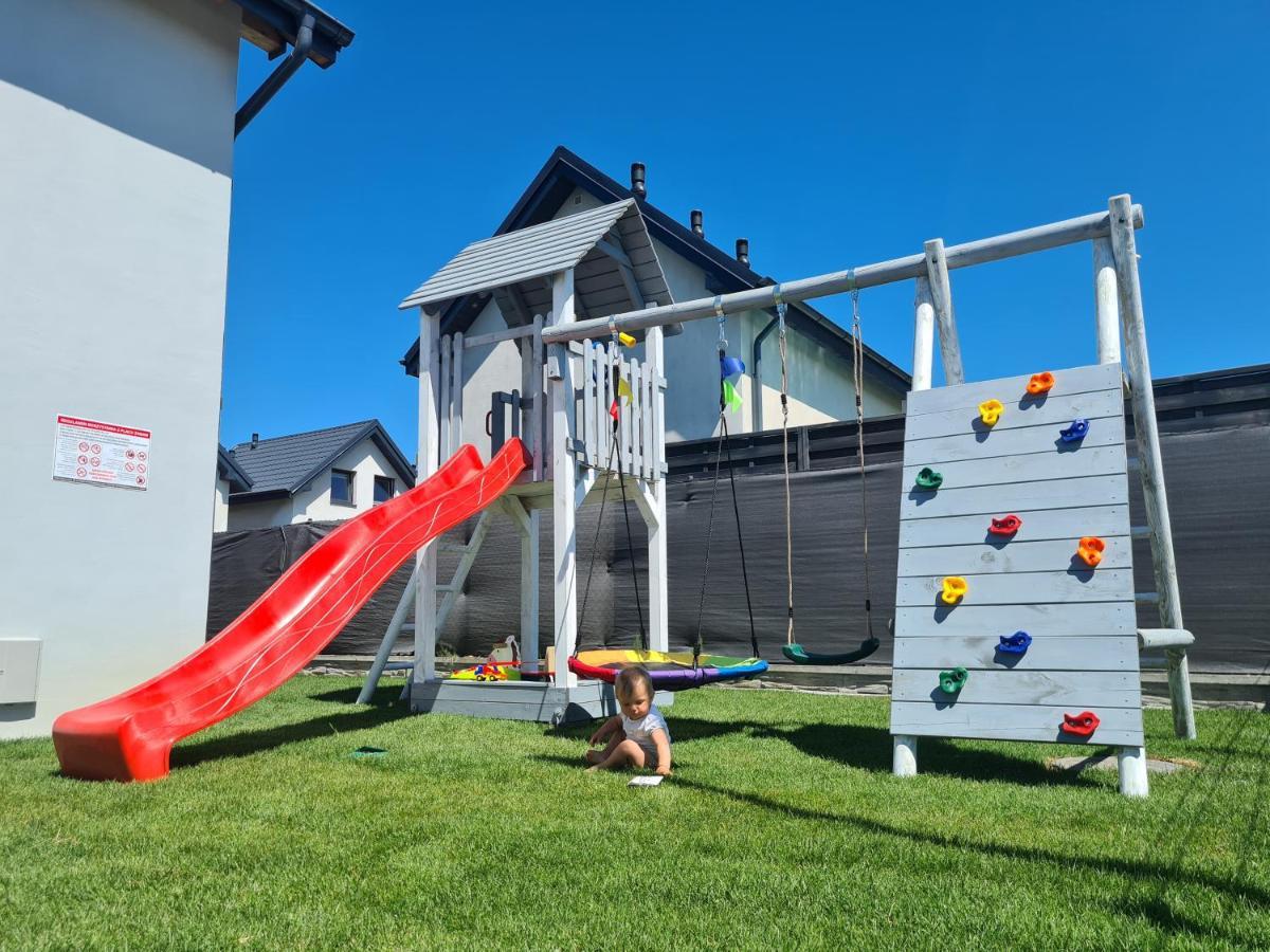 Domki Rajski Wypoczynek Z Basenem Jastrzebia Gora Exterior photo